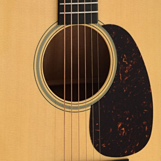 Martin D-18 Standard Acoustic Guitar | Music Depot | Musique Dépôt