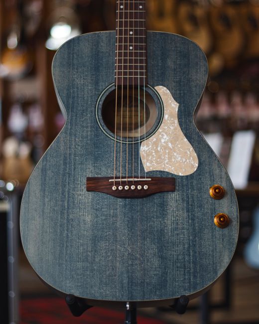 Art & Lutherie Legacy DENIM BLEU Q-DISCRETE | Music Depot