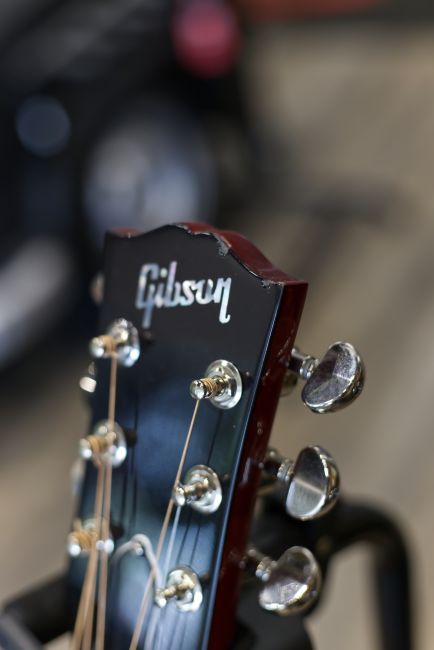 Gibson J-45 Standard 6 String Acoustic Guitar - Cherry (DEMO 