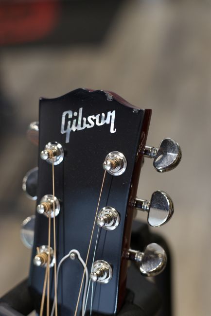Gibson J-45 Standard 6 String Acoustic Guitar - Cherry (DEMO 
