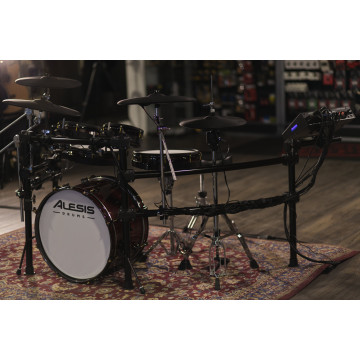 Alesis Strata Prime batterie électronique 10 pièces avec module à écran tactile de 10,1 pouces