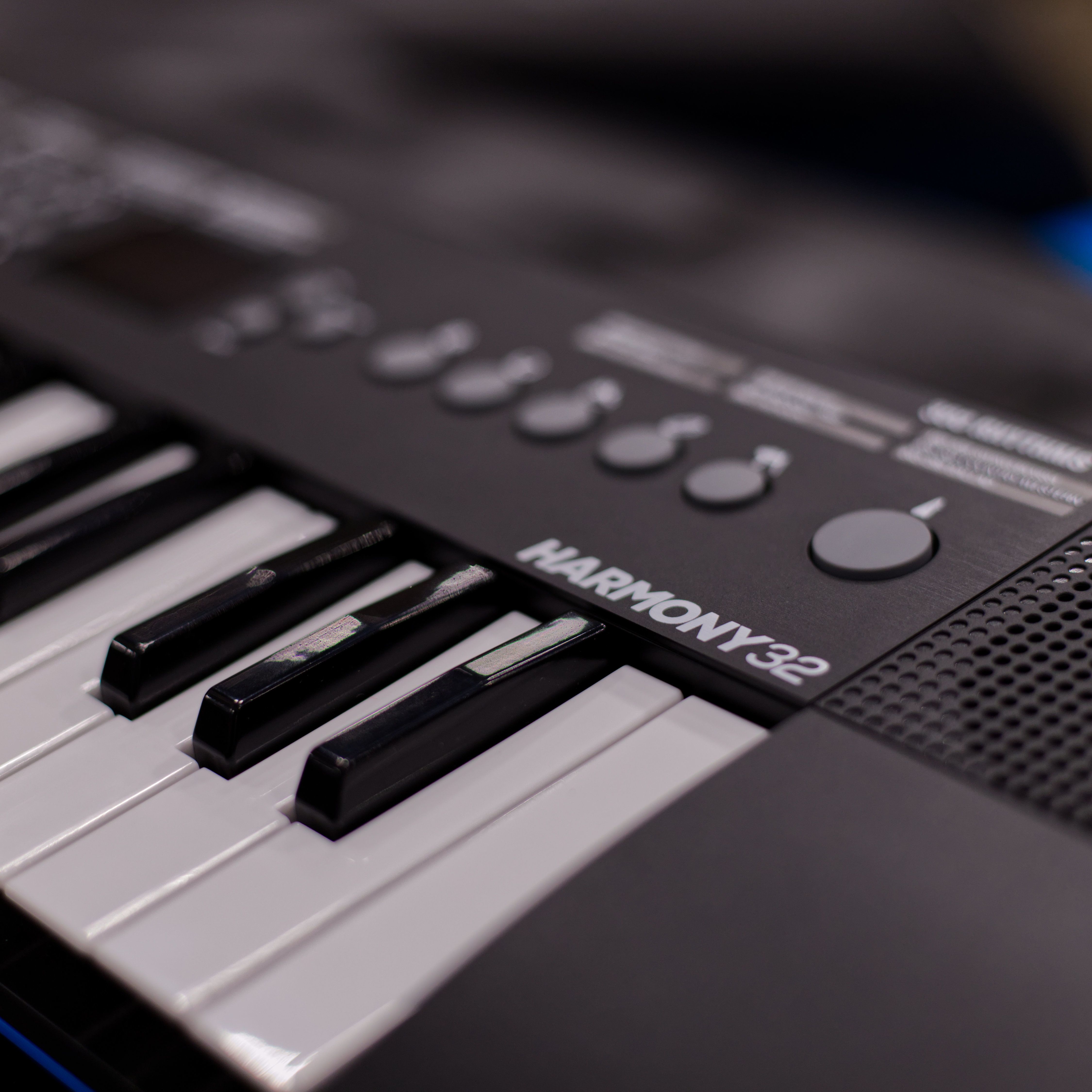Alesis Harmony 32 Portable 32-Key Mini Digital Piano/Keyboard with Built-in  Speakers 