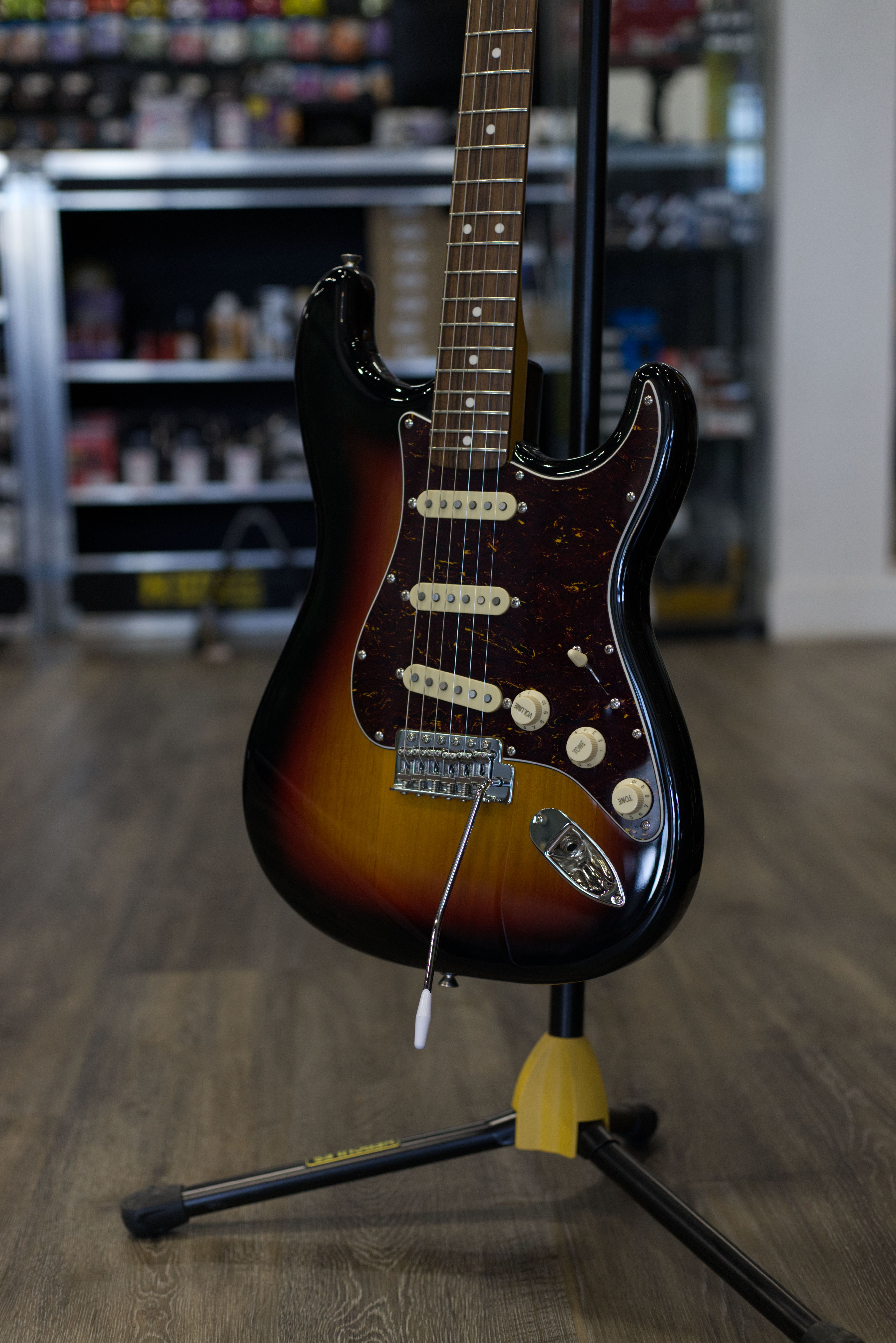 Squier Classic Vibe Stratocaster 60's Sunburst (Used) | Musique Dépôt