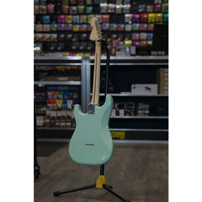 Fender Tom DeLonge Strat Signature Seafoam | Musique Dépôt Musique