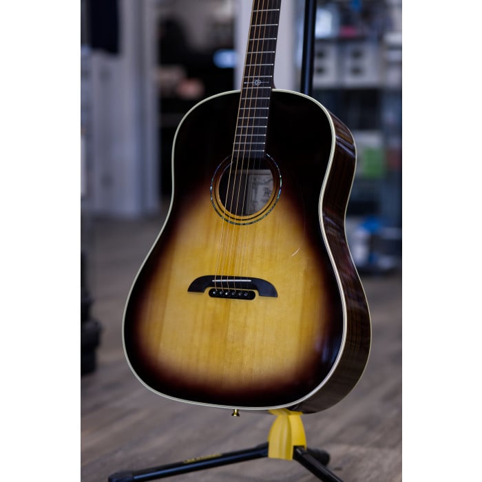 Alvarez Yairi DYMR70SB Dreadnought Sunburst | Musique Dépôt