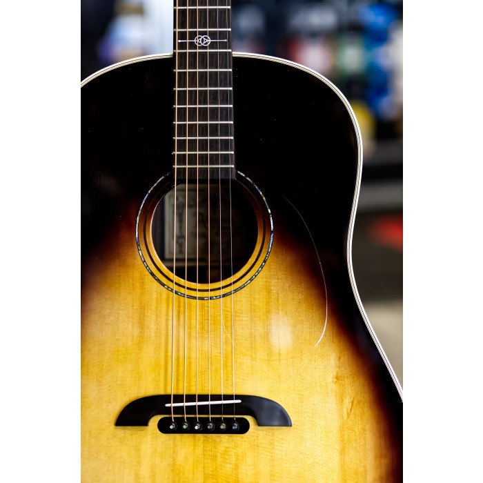 Alvarez Yairi DYMR70SB Dreadnought Sunburst | Musique Dépôt