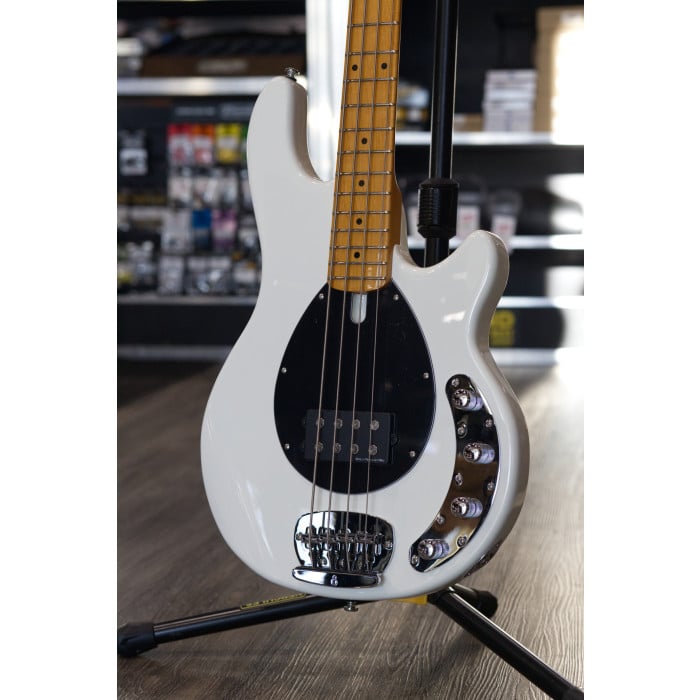 Sire Marcus Miller Z3 4-String Bass Antique White | Musique Dépôt